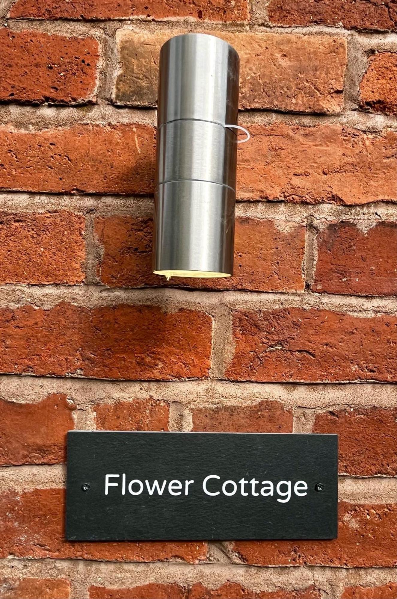 Flower Cottage By Ludlow Castle With Onsite Parking Exteriör bild