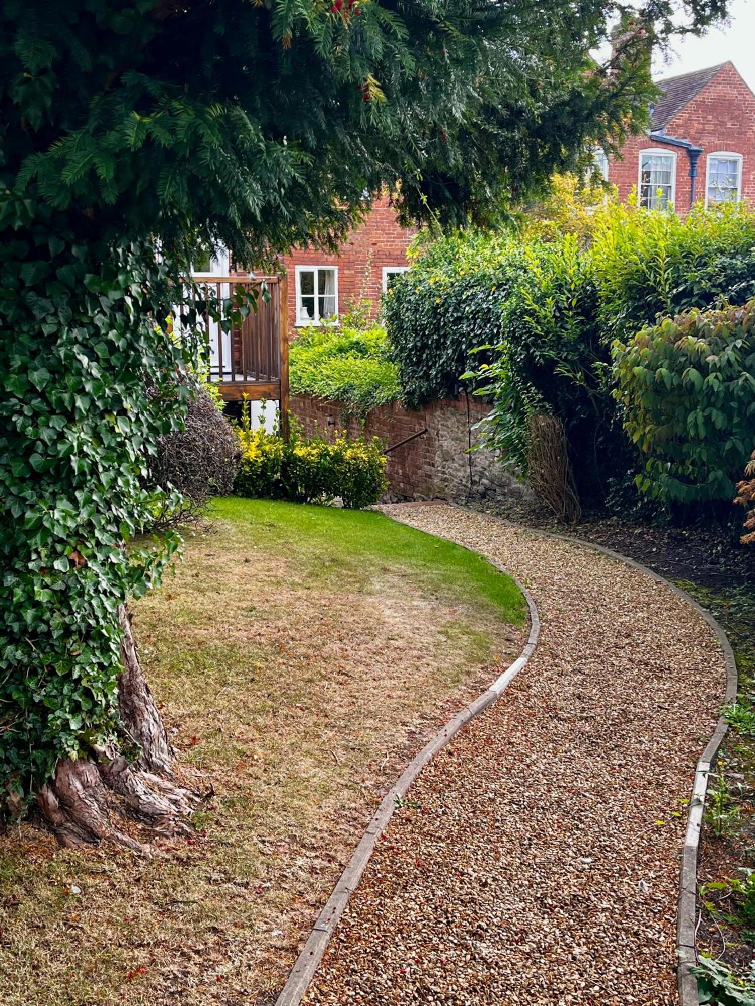 Flower Cottage By Ludlow Castle With Onsite Parking Exteriör bild